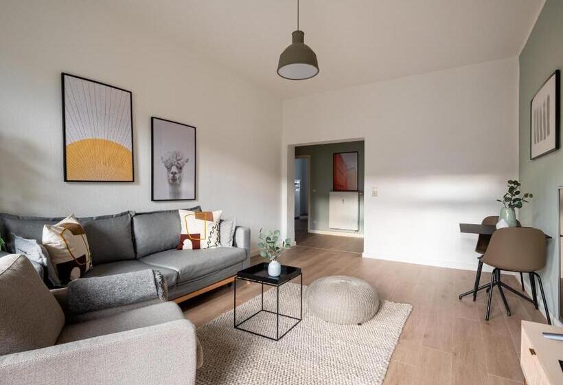 2 Bedroom Suite with Balcony, Limehome Dresden Jordanstraße