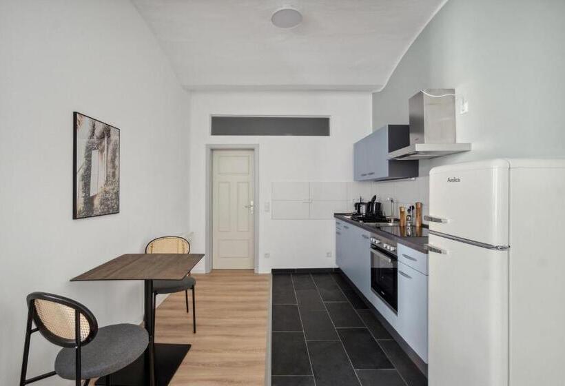 스탠다드 스튜디오, Limehome Dresden Jordanstraße