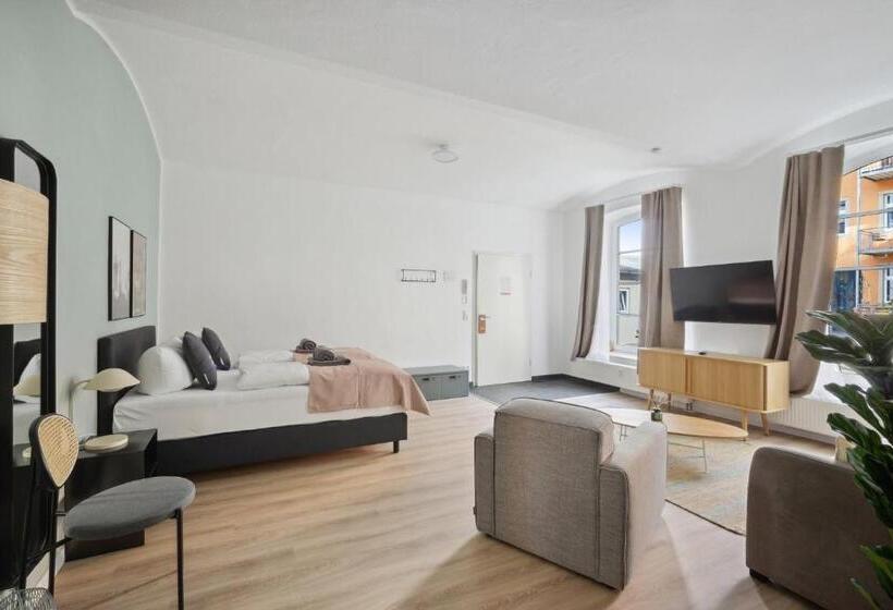 스탠다드 스튜디오, Limehome Dresden Jordanstraße