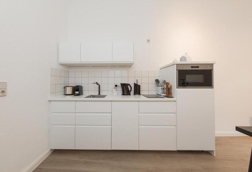 2 Bedroom Suite with Balcony, Limehome Dresden Jordanstraße