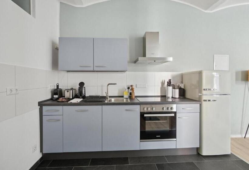 스탠다드 스튜디오, Limehome Dresden Jordanstraße