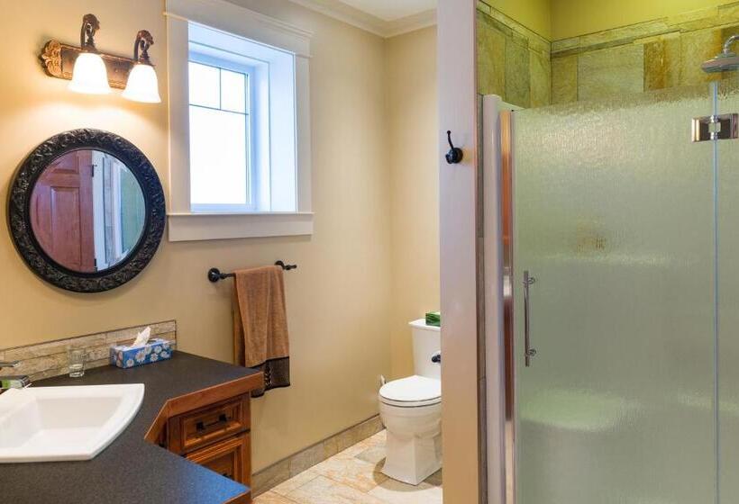 Студия Deluxe, Kootenay Wild Guest Suites