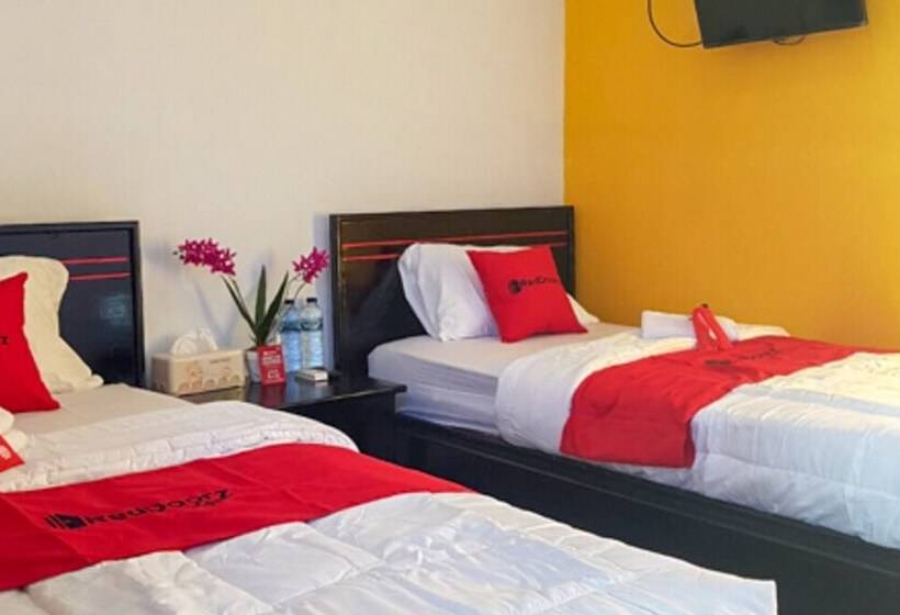 Семейный Номер, Reddoorz Near Rsud Kota Luwuk
