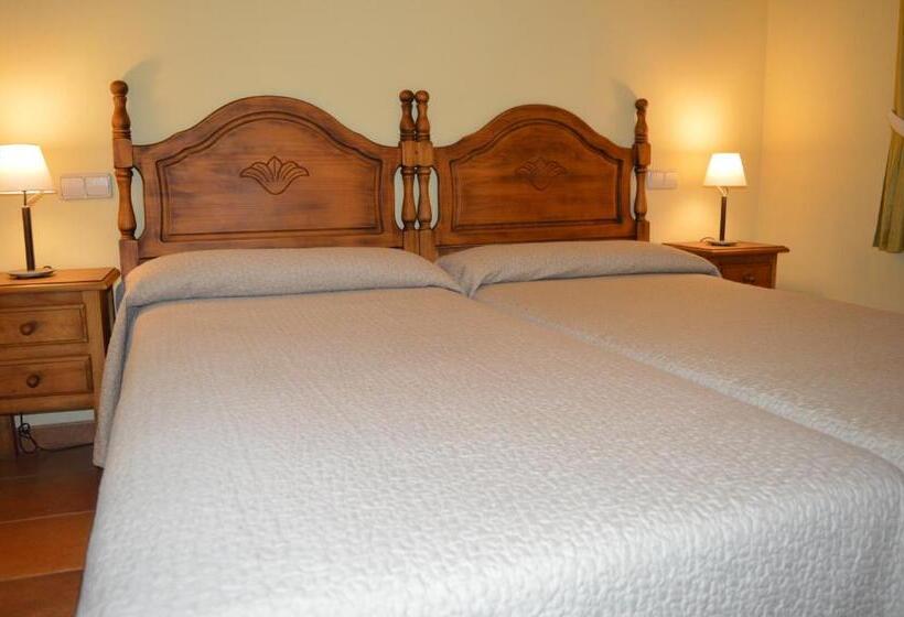 Номер Стандарт, Hostal Revinuesa