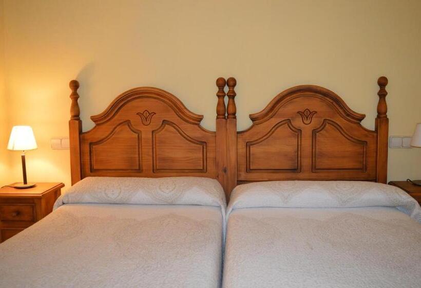 Апартаменты с 1 спальней, смежные, Hostal Revinuesa
