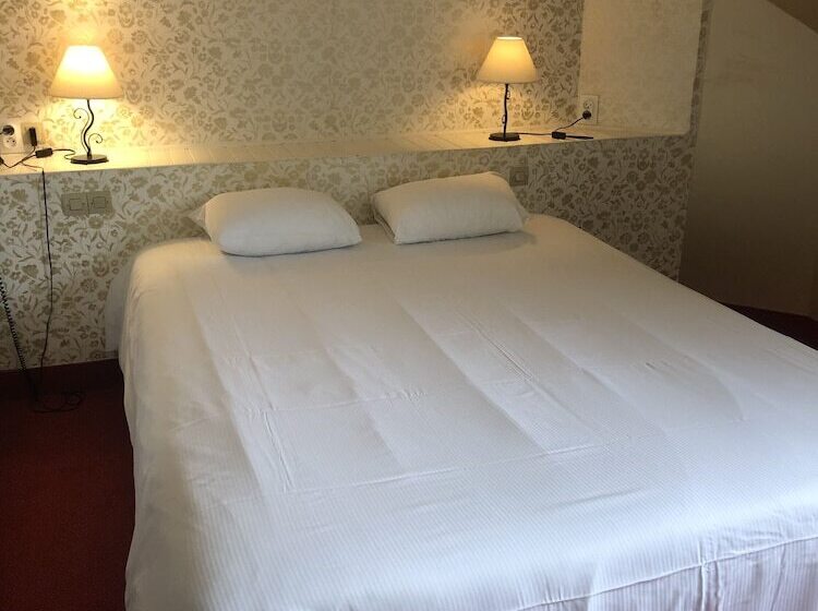 Номер Стандарт, The Originals City, Hôtel La Cour Carrée, Eu