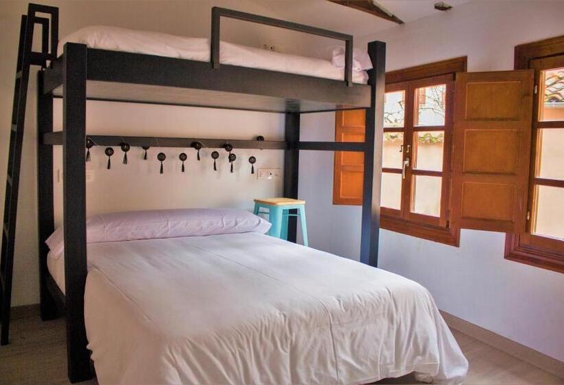 اتاق خانوادگی, Quartier Leon Hostel Barrio Húmedo