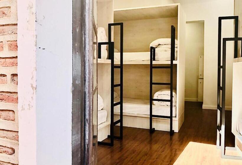 اتاق خانوادگی, Quartier Leon Hostel Barrio Húmedo