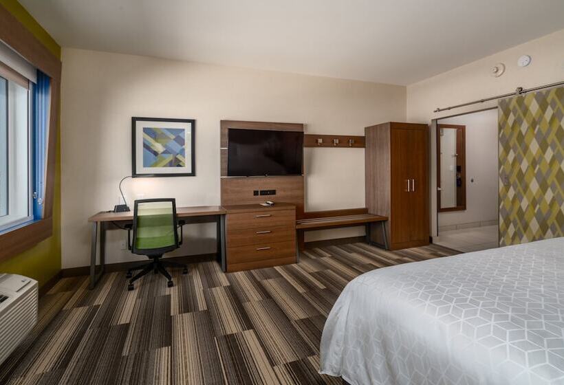 Номер Стандарт, Holiday Inn Express & Suites   Brandon, An Ihg