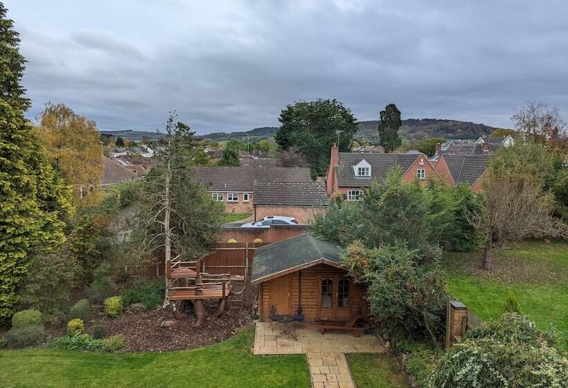Номер Стандарт, Beaumont House