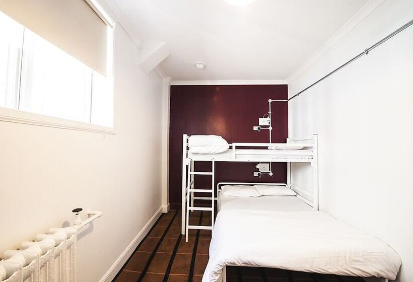 חדר סטנדרט לשלושה, Safestay Glasgow Charing Cross