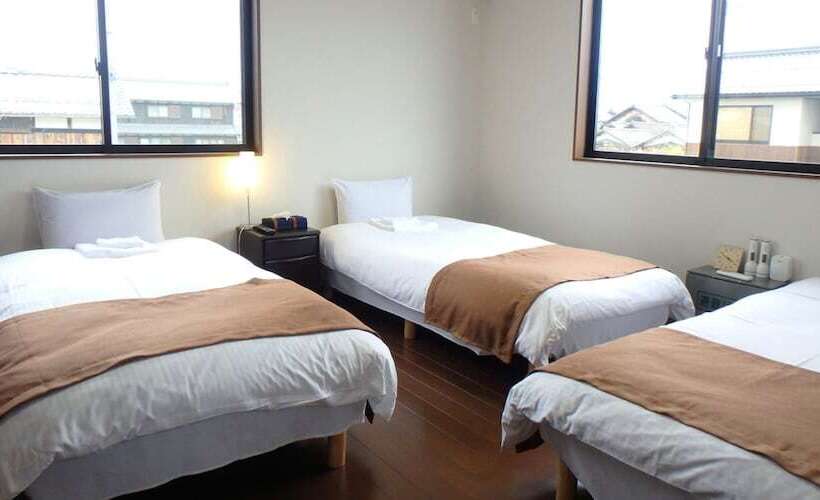 스탠다드 트리픔 룸 공동욕실, Racine Home Harie