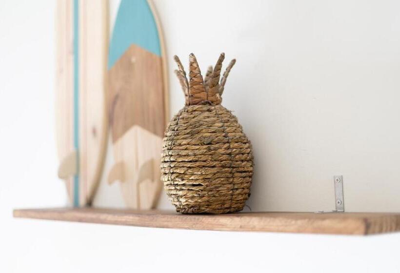 غرفة قياسية حمام مشترك, Birdhouse