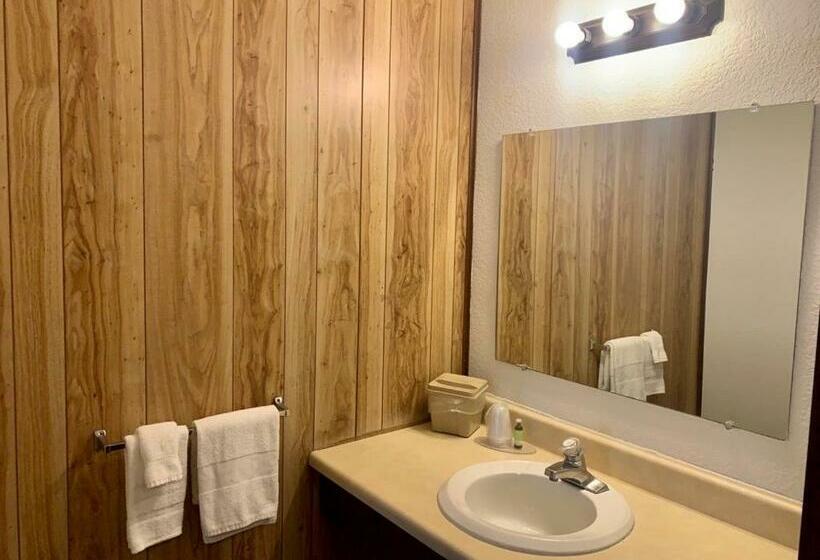 Номер Economy, Hidden Lake Resort