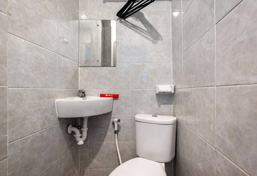 Номер Economy, Reddoorz Near Tanjung Duren 2