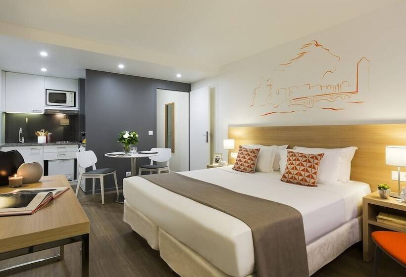 Студия Deluxe, Citadines Presqu Ile Lyon