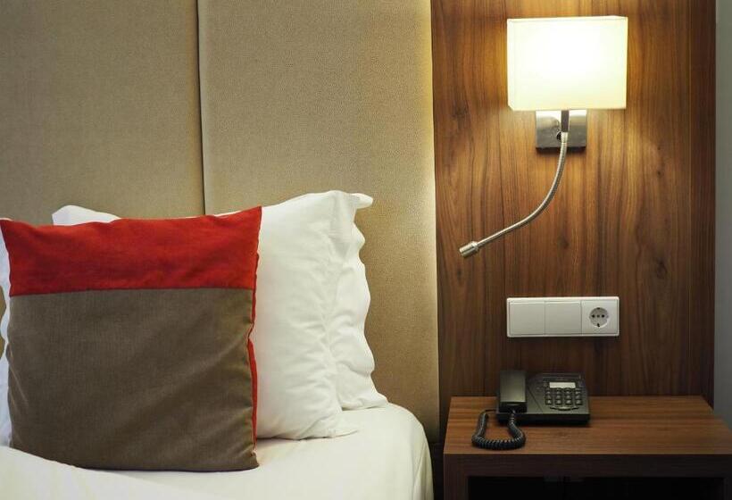 Номер Deluxe Вид на Город, The One Grand Hotel da Póvoa