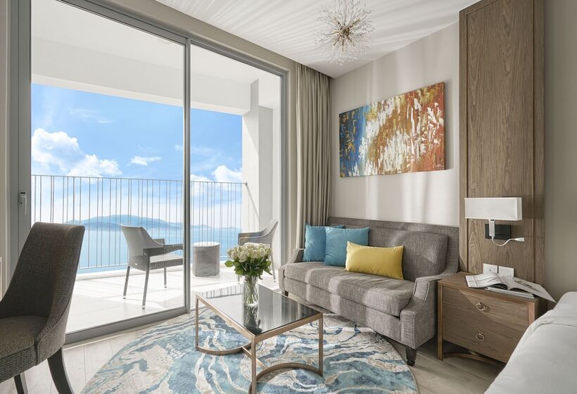 اتاق لوکس با چشم‌انداز دریا, The Empyrean Nha Trang