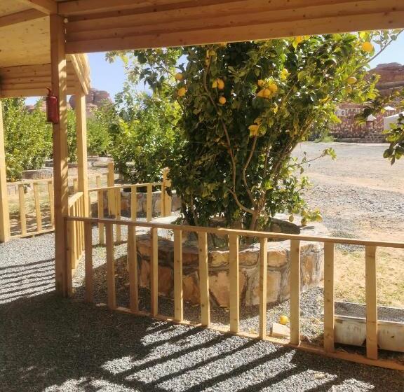 کلبه ییلاقی, Naseem Country House