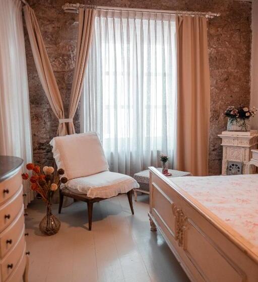 Номер Deluxe, Hoşça Kal Alaçatı