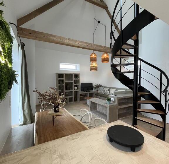 Дом 3 Спальни, Domaine Du Grand Caugy