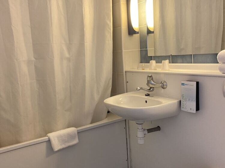 标准间带双人床, Kyriad Direct Marseille Est  La Valentine
