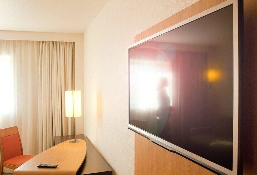 Классический Номер, Novotel Pau Pyrenees