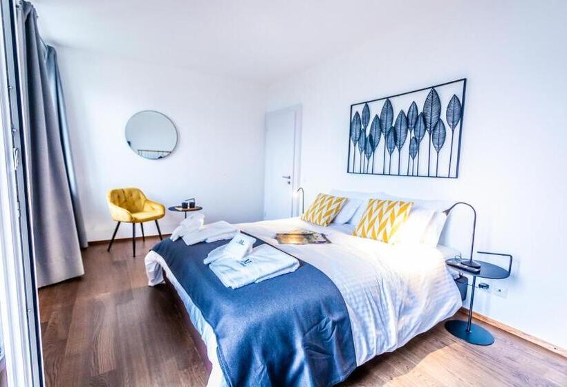 سوئیت جونیور با تراس, Villa Muralto Rooms & Garden