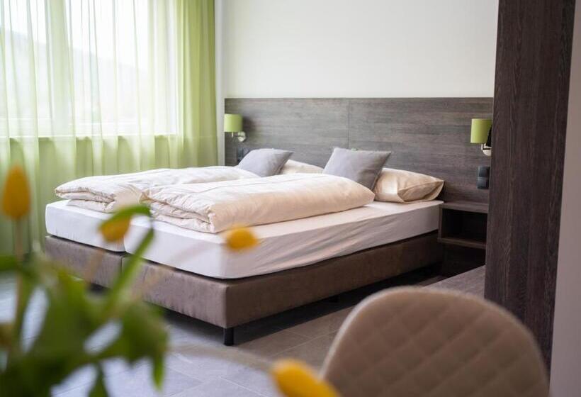 패밀리 룸, Eee Hotel Liezen