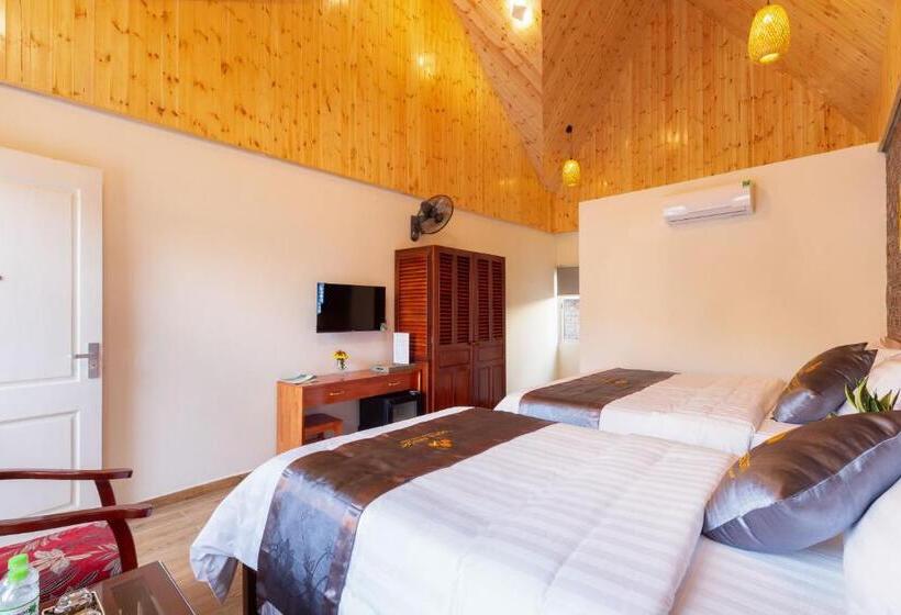 اتاق خانوادگی با چشم‌انداز باغ, Sona Resort