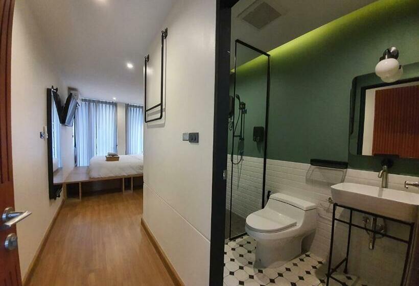 스탠다드 스튜디오, The Singha Hotel   Korat