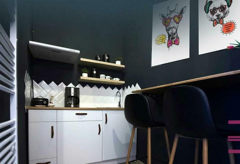 تختخواب در اتاق مشترک, Inverve Hostel