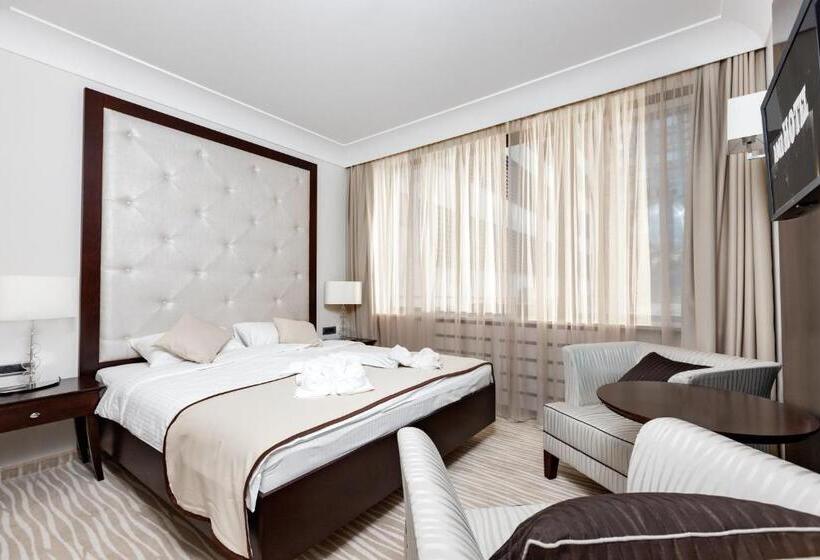 سوئیت با تخت بزرگ, Garni Hotel Ami