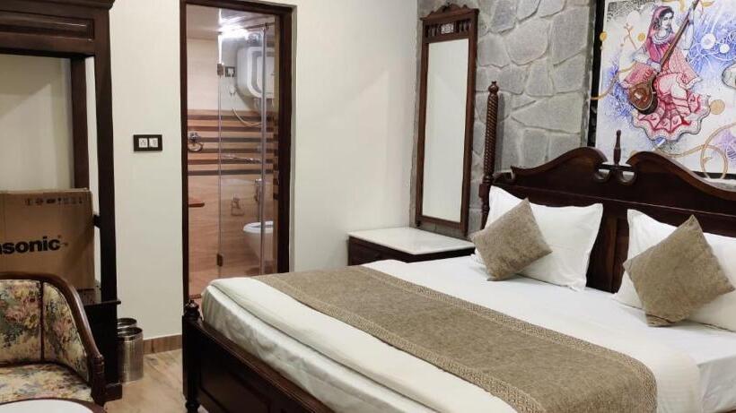 Номер Deluxe, Hari Niwas   A Boutique Garden Resort Mount Abu