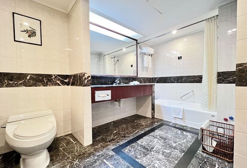Номер Executive, Century Plaza