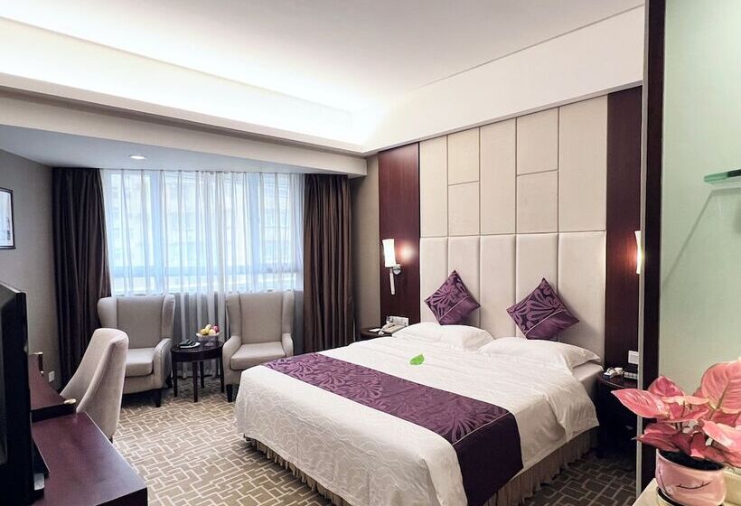 Номер Executive, Century Plaza