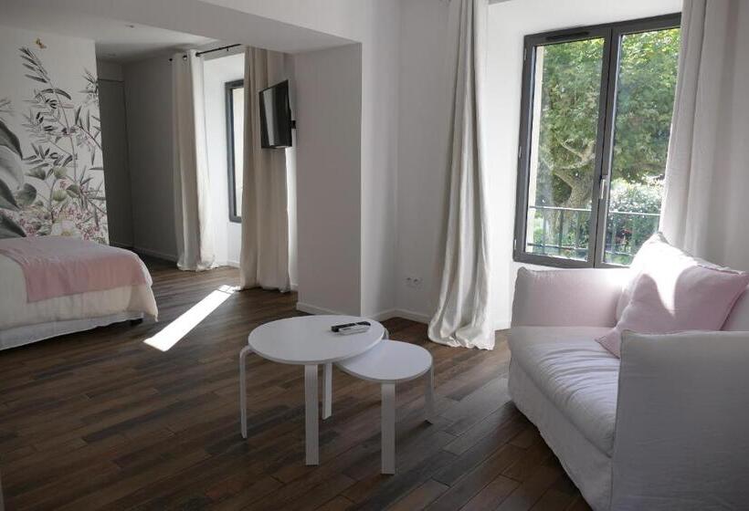 سوییت با چشم‌انداز استخر, Maison Galatéa