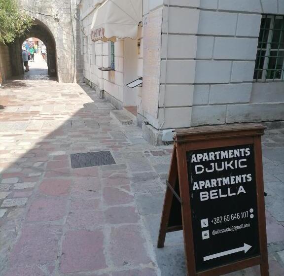 اتاق استاندارد چهارنفره با بالکن, Apartments đukić