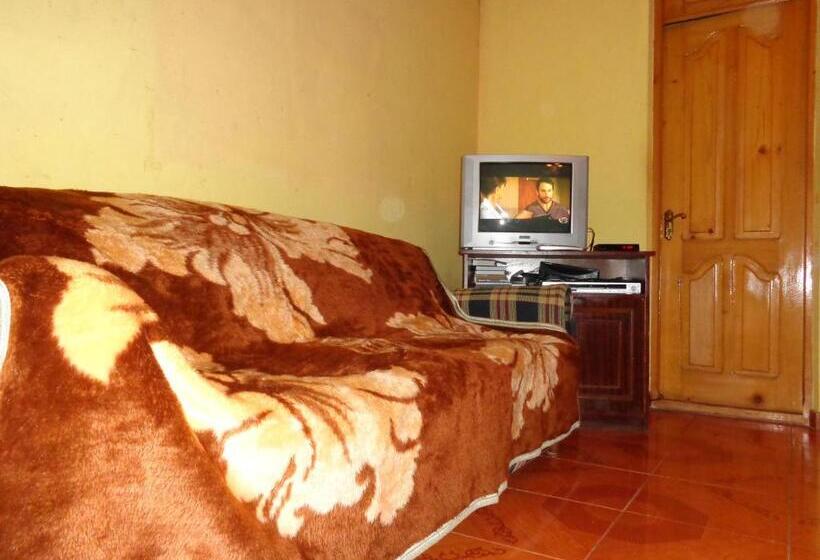 １ベッドルームアパートメント, Private House In Batumi
