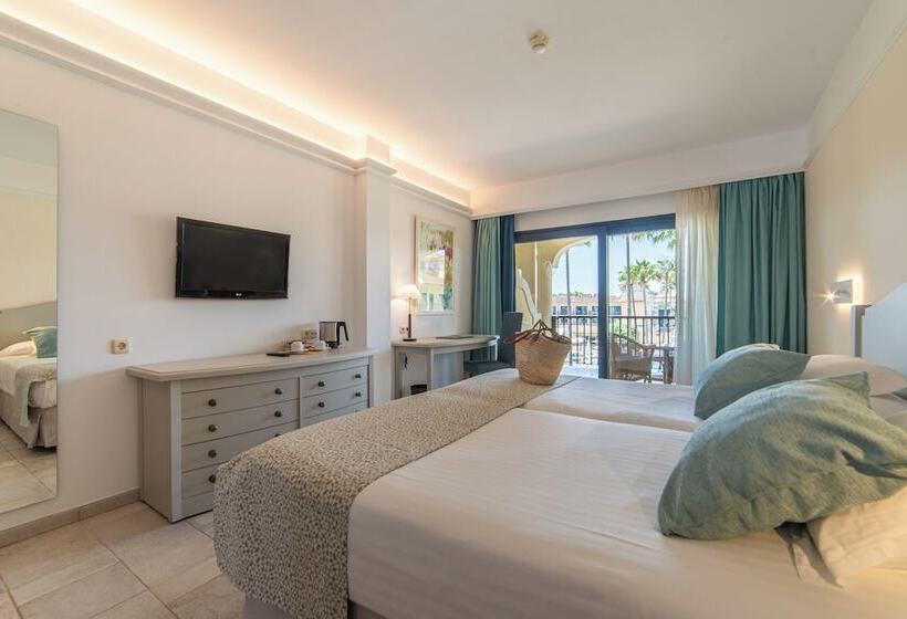 Номер Стандарт Вид на Бассейн, Cm Mallorca Palace  Only Adults
