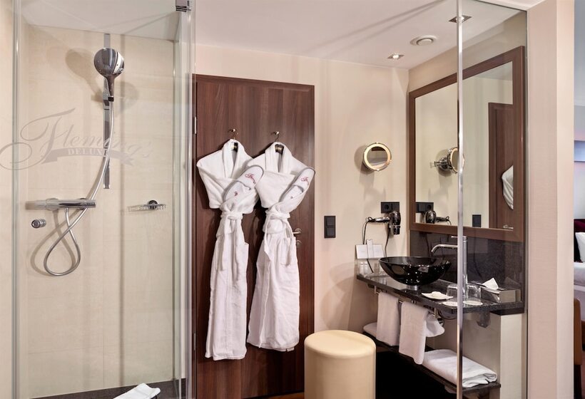 اتاق استاندارد با تخت بزرگ, Flemings Hotel Frankfurt Main Riverside