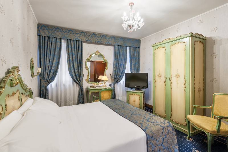 اتاق کلاسیک, Montecarlo