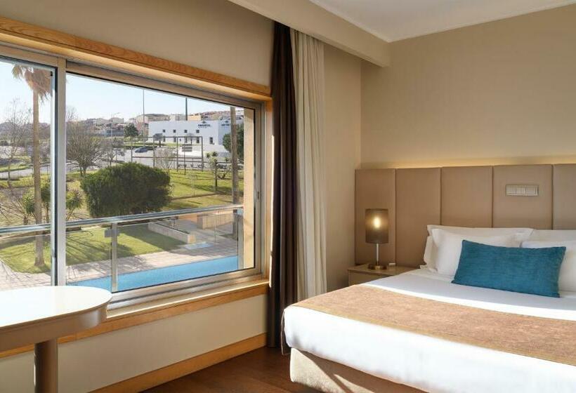 Номер Premium Вид на Бассейн, Tryp By Wyndham Porto Expo