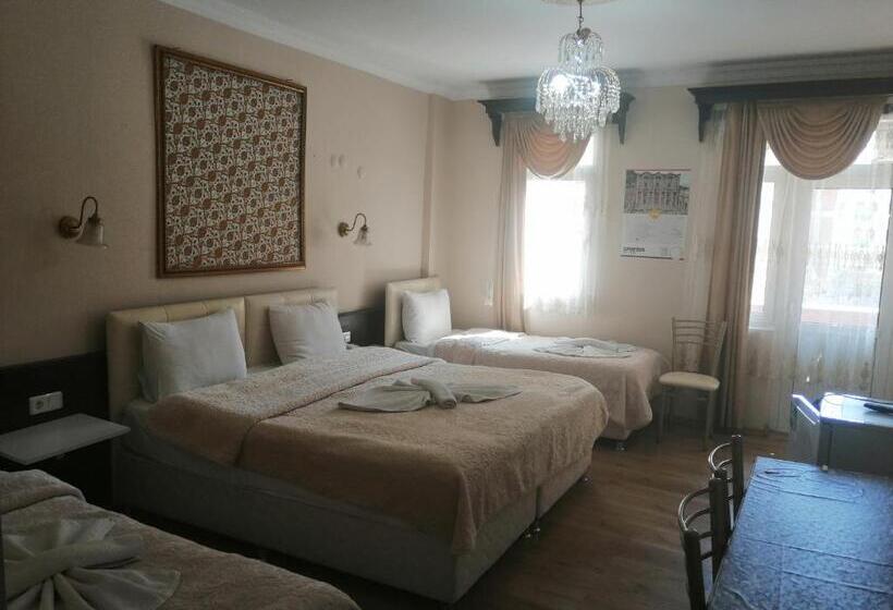 Четырехместный Номер Стандарт с Балконом, Ephesus Centrum