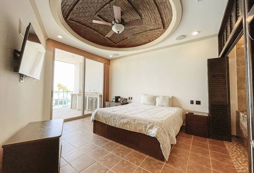 Апартаменты Comfort 2 Спальни, Esmeralda Beach Resort