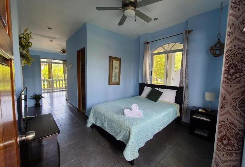 Полулюкс Вид на Сад, Hermosa Beach House
