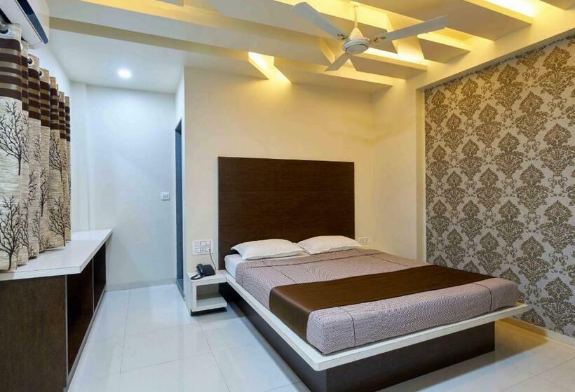 Номер Deluxe, Ramkrishna Inn