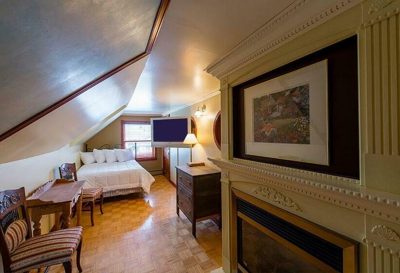 Четырехместный Номер Стандарт, Auberge Mr James