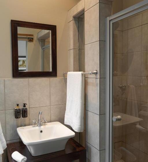 Номер Стандарт Трехместный, The Falls Guest House