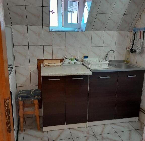 غرفة إقتصادية, Vila Coca